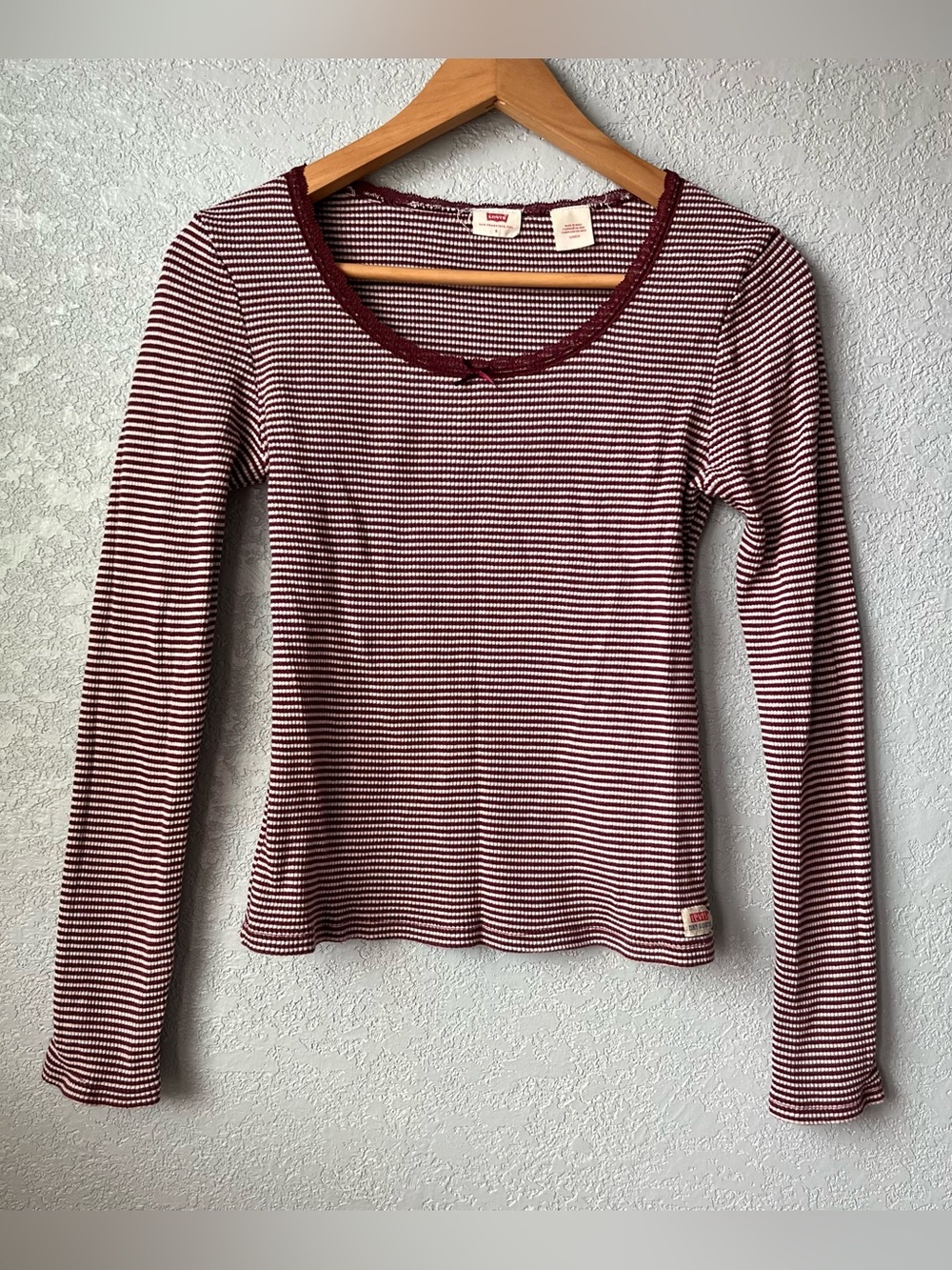Levi’s Dry Goods Women’s Small Burgundy Striped Long Sleeve Baby Tee Y2K